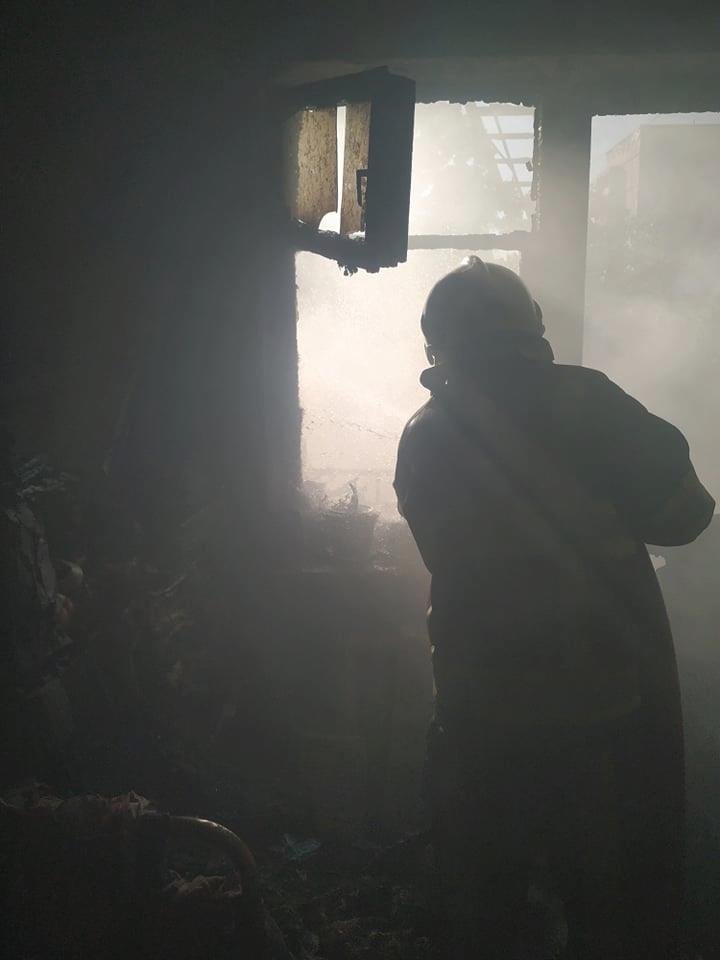 На Буюканах загорелась квартира: хозяйка госпитализирована (фото)