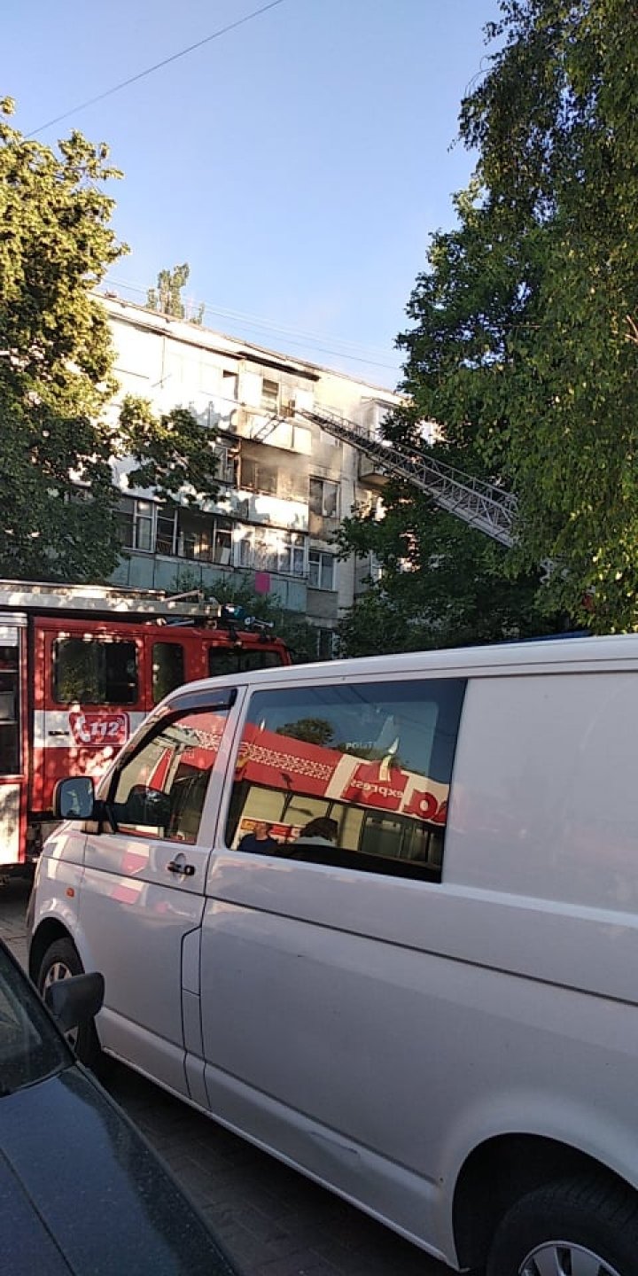 На Буюканах загорелась квартира: хозяйка госпитализирована (фото)