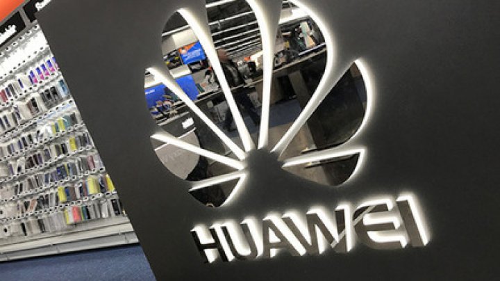 За смартфоны Huawei без приложений Google и Facebook вернут деньги