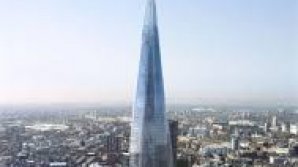 В Лондоне мужчина залез на стену небоскреба