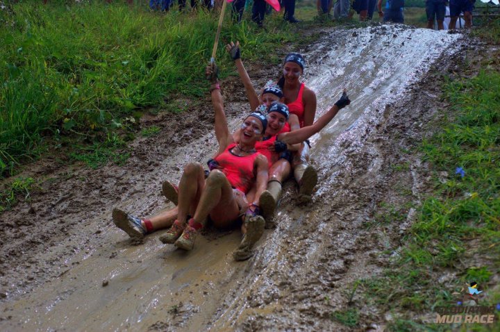 На столичном мотокроссе прошел грязевой забег "Glodiator Mud Race 2019"