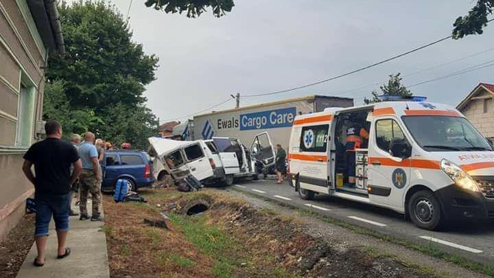 Страшная авария в Румынии: двое граждан Молдовы погибли, еще шестеро пострадали