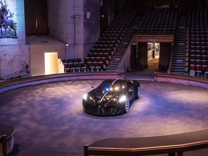 Новый Bugatti за $18,7 млн был куплен анонимным покупателем (фото)