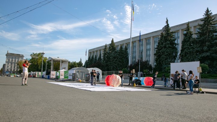 В столице проходит пятый Международный Кишиневский марафон (ФОТОРЕПОРТАЖ)