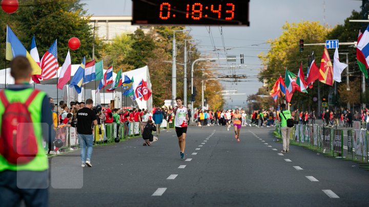 В столице проходит пятый Международный Кишиневский марафон (ФОТОРЕПОРТАЖ)