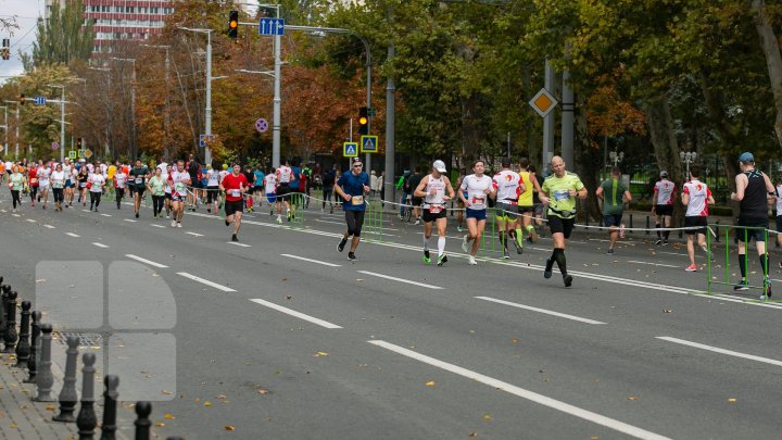 В столице проходит пятый Международный Кишиневский марафон (ФОТОРЕПОРТАЖ)