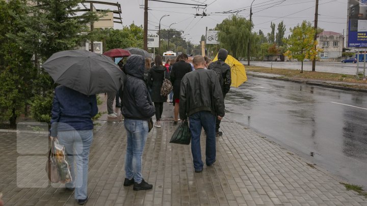 Как жители столицы пережили это утро (ФОТОРЕПОРТАЖ)