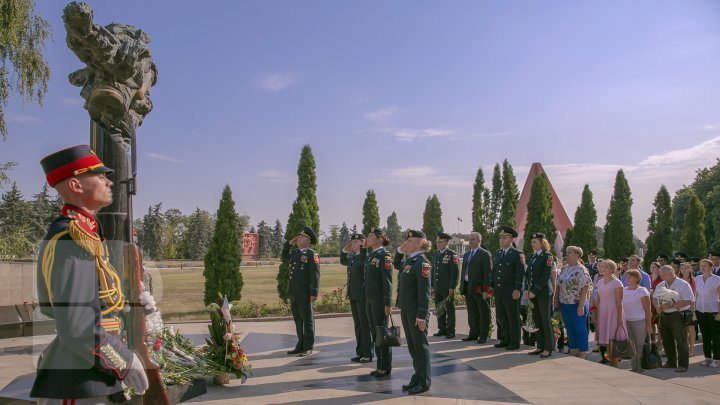 Национальная армия Молдовы отмечает 28-летие со дня основания (фоторепортаж)