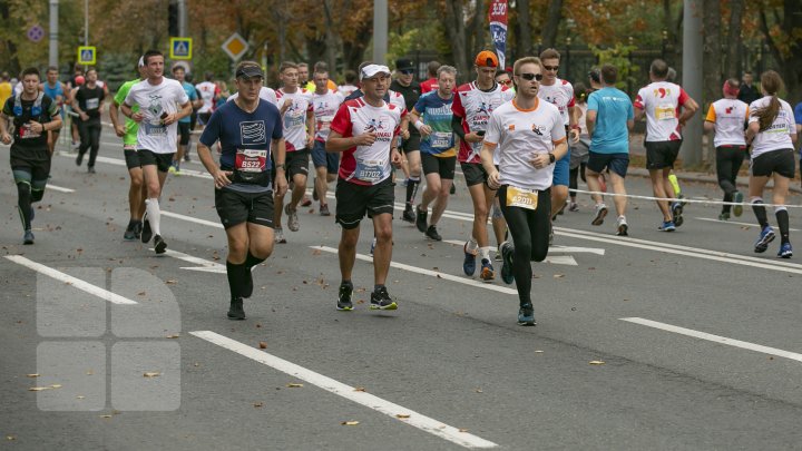В столице проходит пятый Международный Кишиневский марафон (ФОТОРЕПОРТАЖ)