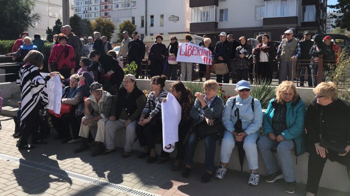 Марину Таубер сопроводили в здание суда: протесты сторонников депутата партии "ШОР" продолжаются  (ФОТО, ВИДЕО)