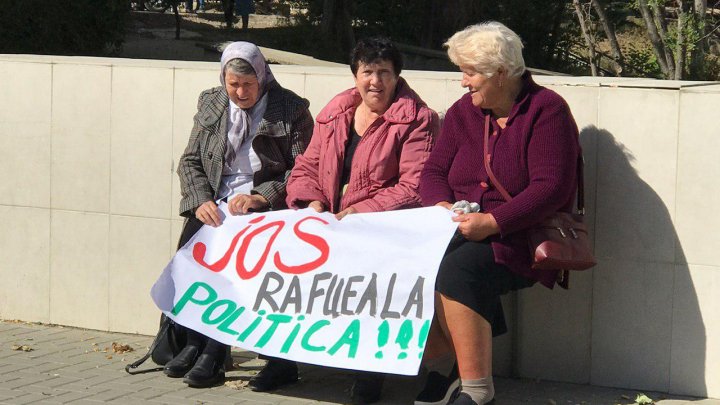 Марину Таубер сопроводили в здание суда: протесты сторонников депутата партии "ШОР" продолжаются  (ФОТО, ВИДЕО)