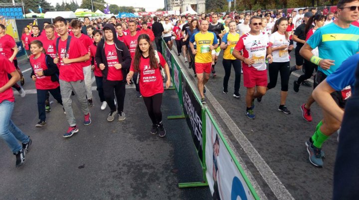 В столице проходит пятый Международный Кишиневский марафон (ФОТОРЕПОРТАЖ)