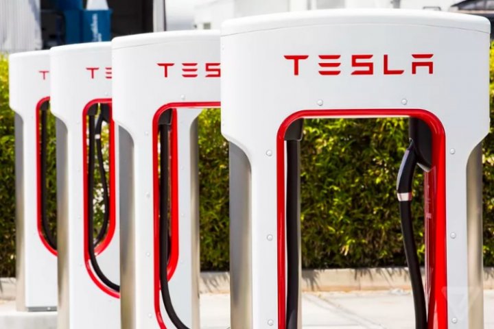 В Калифорнии полицейская Tesla разрядилась прямо во время погони за подозреваемым