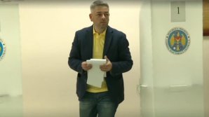 Дмитрий Цыра: Я проголосовал за город, в котором жители смогли бы улыбаться, не заглотив дорожной пыли 