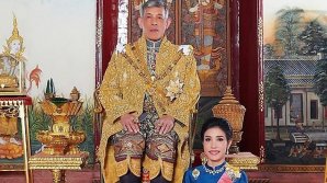 Король Таиланда лишил титула и воинских регалий свою фаворитку