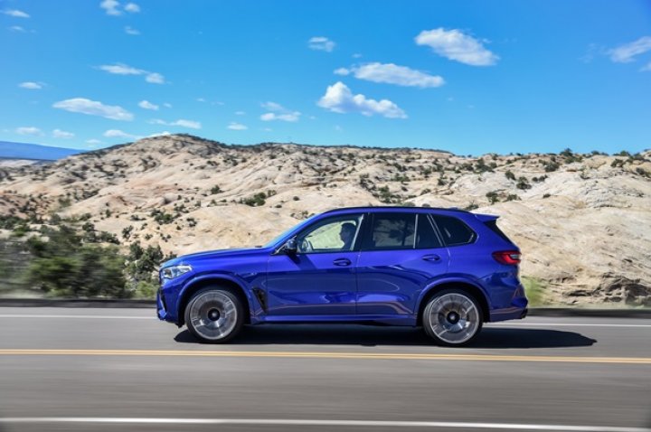 BMW рассекретила "заряженные" X5 и X6 (ФОТО)