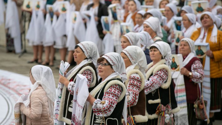 Храмовый праздник Кишинева начался с праздничного богослужения в Кафедральном соборе (ФОТО)