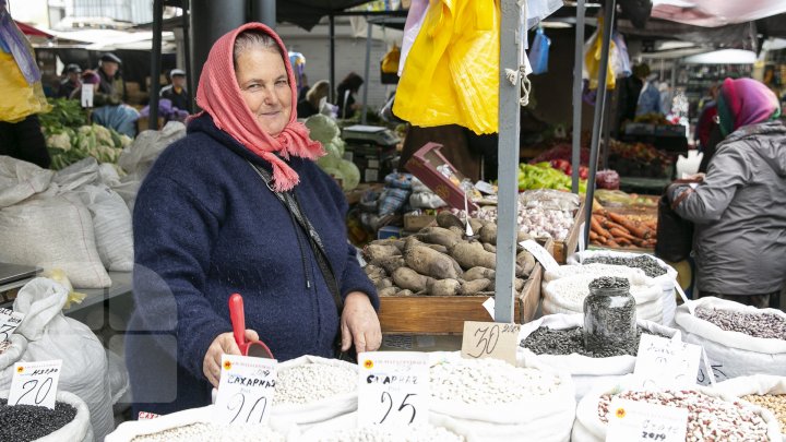 Политическая ситуация в столице не влияет на аппетит населения: что почем сегодня на рынке (ФОТОРЕПОРТАЖ)