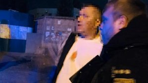 В Одессе мужчина с пистолетом угрожал на улице прохожим