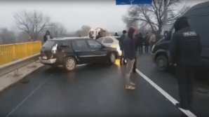 Цепная авария на трассе Унгены-Кишинев: на скользкой дороге столкнулись четыре машины (ВИДЕО)