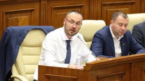 Председатель юридической комиссии объяснил свое отсутствие на заседании по вопросу вотума недоверия кабмину Санду