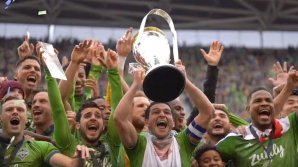 Чемпионский парад "Сиэтл Саундерс": команду приветствовали тысячи людей