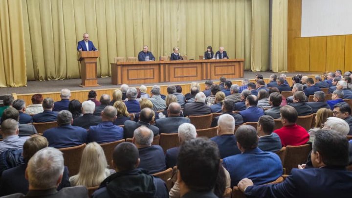 Республиканский конгресс ПСРМ: Додон призвал членов команды не впадать в эйфорию