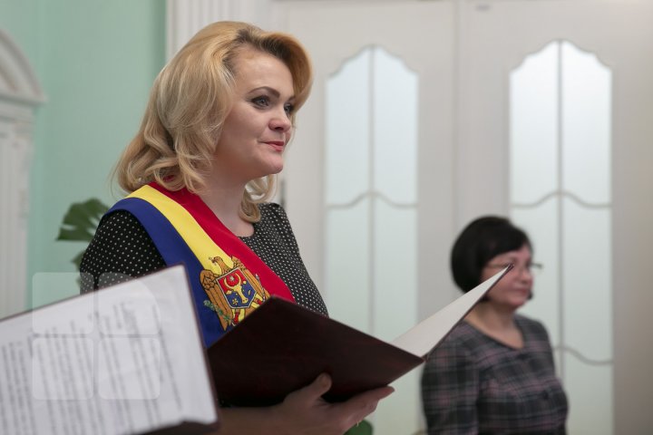 Счастливы вместе вот уже полвека: мэрия Кишинева поздравила юбиляров с золотой свадьбой (ФОТОРЕПОРТАЖ)