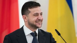 В Крыму высмеяли желание Зеленского оставить сообщение на песке в Ялте