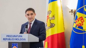 Отсрочка для генпрокурора: Александр Стояногло не пришел в парламент на слушания