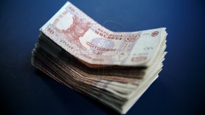 Жители Молдовы о повышении зарплат депутатов на четыре тысячи: "Спасибо, что и нам подняли. На 200 леев"