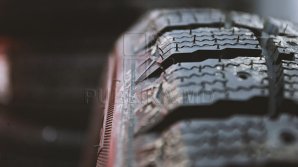 В Бендерах автомобиль уехал из автосервиса и загорелся в пути (ВИДЕО)