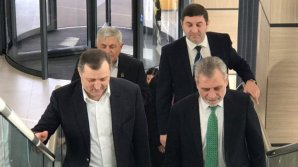 Влад Филат явился на Национальный совет ЛДПМ, созванный по случаю основания партии (ФОТО)