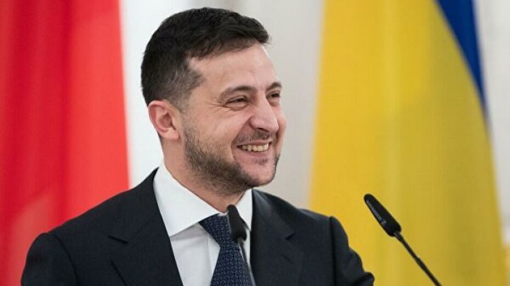 В Крыму высмеяли желание Зеленского оставить сообщение на песке в Ялте