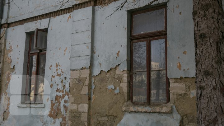 Конная школа рушится на глазах: на ремонт нужны два миллиона леев