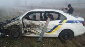 В Украине пьяный патрульный на легковушке врезался в машину своих коллег (ВИДЕО)