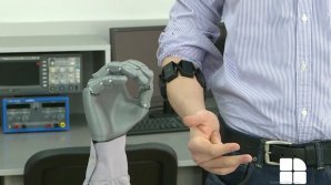 Молдавский студент разработал управляемый силой мысли протез руки
