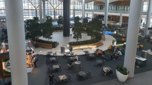 Крем за 3500 евро или 90 000 за украшение: эксперты рассказали, сколько денег тратят туристы в Duty Free