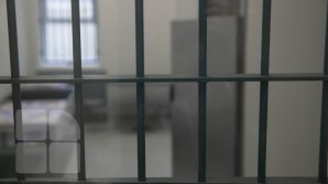 Двое мужчин, подозреваемых в убийстве собутыльника, помещены под стражу