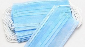 Facebook запрещает рекламу медицинских масок 