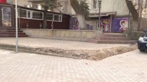 Ремонт спустя рукава: качество обновления аллеи на Ботанике вызывает сомнения ещё до завершения работ