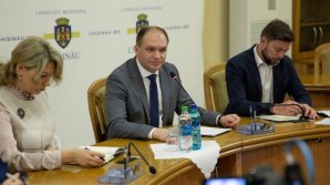 Скандал на заседании кишиневского муниципального совета: либералы потребовали выдвинуть вотум недоверия мэру столицы