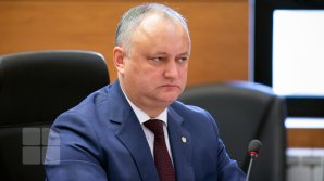 Политическая импровизация, проигранная битва в войне со злом: президент и политики комментируют провалившийся вотум недоверия кабмину