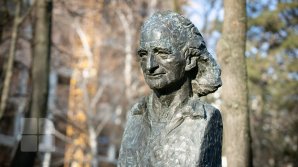 Годовщина со дня рождения Григоре Виеру: на Аллее классиков собрались коллеги, родственники, друзья