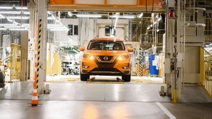 Nissan останавливает работу своих заводов по всему миру