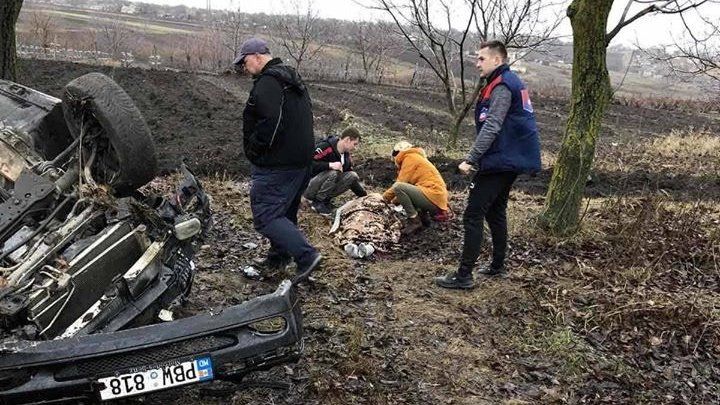 Авария в Дубоссарском районе: на трассе перевернулся легковой автомобиль (ФОТО)