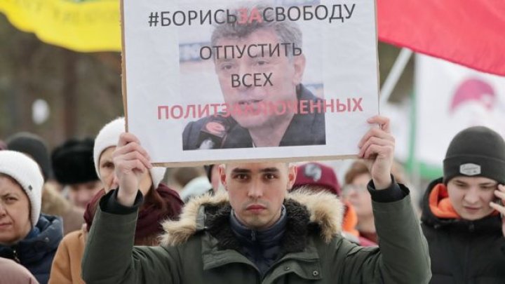 Марши памяти оппозиционного политика Бориса Немцова во многих городах России: как шествие восприняли власти (ФОТО)