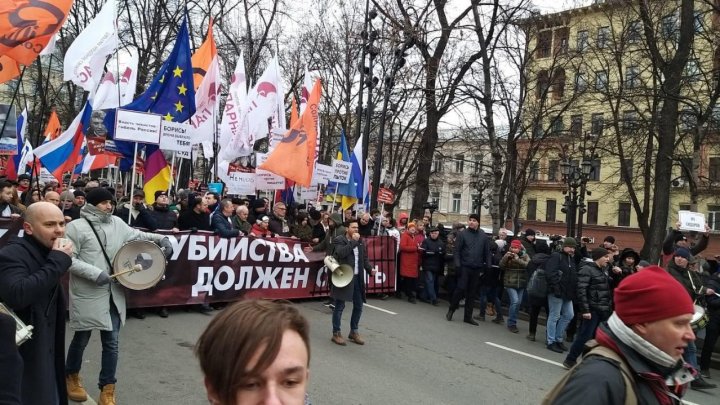 Марши памяти оппозиционного политика Бориса Немцова во многих городах России: как шествие восприняли власти (ФОТО)