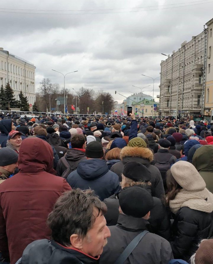 Марши памяти оппозиционного политика Бориса Немцова во многих городах России: как шествие восприняли власти (ФОТО)