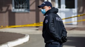 На страже порядка: патрульные разъясняют прохожим риски заражения Covid-19